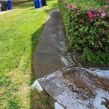 House-wash-driveway-patio-and-sidewalks-with-rust-stain-removal-in-portsmouth-Va 8